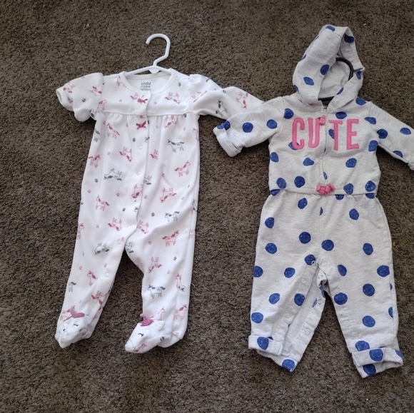 Carter's Other - SET Of Long Sleeve Girls Carter's Outfits Size 6 Month